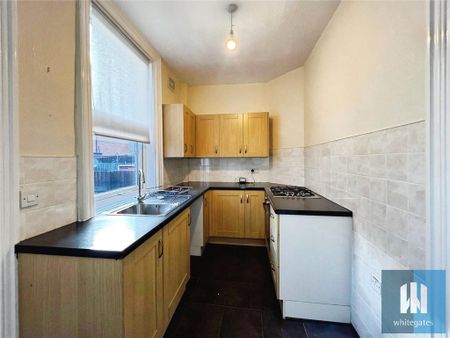 2 bedroom end of terrace house to rent - Photo 4