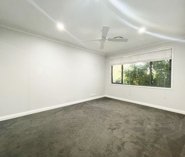 Comfortable Family Living! - Photo 2