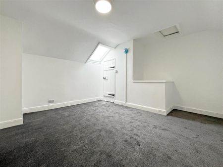 3 bedroom Terraced House to rent - Photo 5