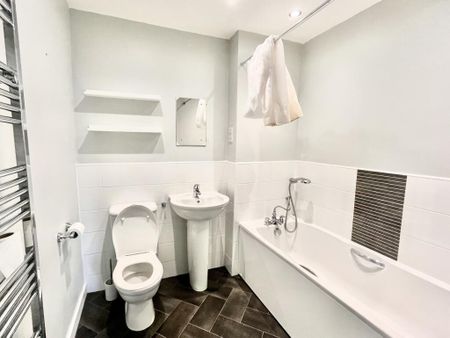 Peterborough - Photo 5