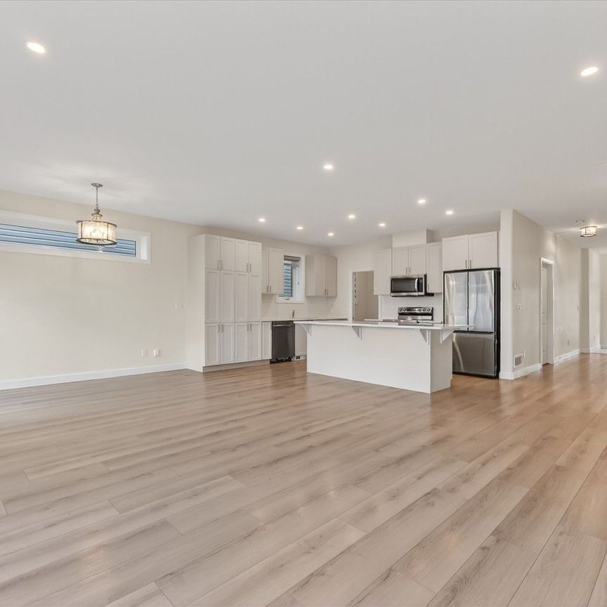 For Lease - 46 Erie Court, Loyalist, Ontario - Photo 1