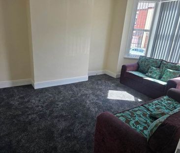 Room in a Shared House, Dugdale Road, CV6 - Photo 1