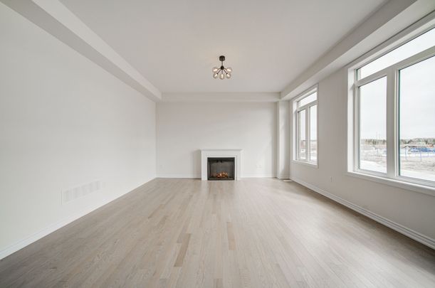 For Lease - 19 Kane Crescent, Aurora, Ontario - Photo 1
