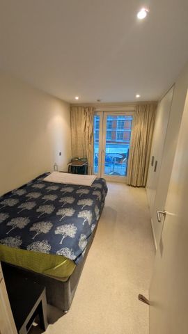 1 bedroom in a flat share to rent - Photo 4
