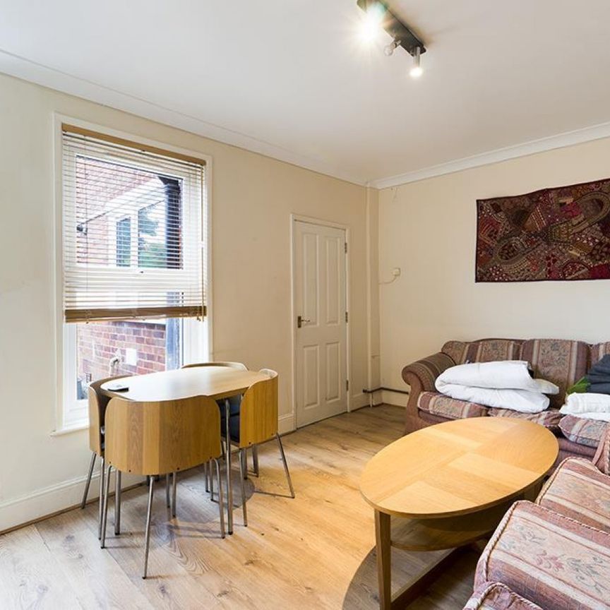 3 bedroom House To Let - Photo 1