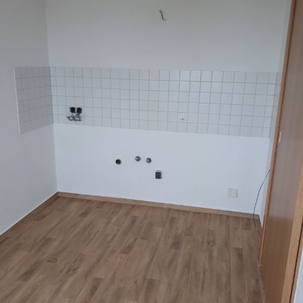 Neuwertige 3 Raumwohnung im 1. OG in Velgast! - Foto 1