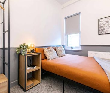 Room 1 - Photo 1