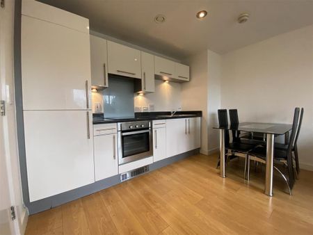 2 bedroom apartment to rent - Photo 3