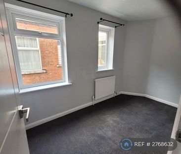 2 bedroom maisonette to rent - Photo 3