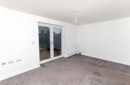 2 bedroom semi-detached house to rent - Photo 2