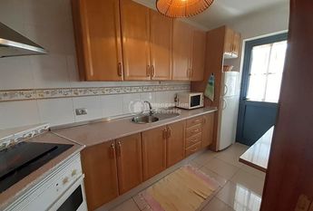 **Se alquila en Costa del Silencio apartamento de 2 dormitorios.