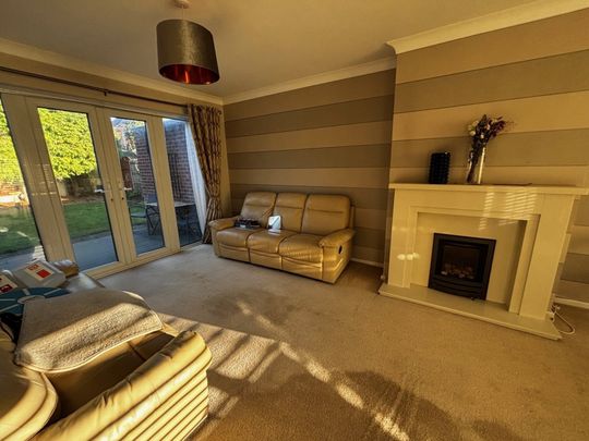 4 bedroom detached house to rent - Photo 1