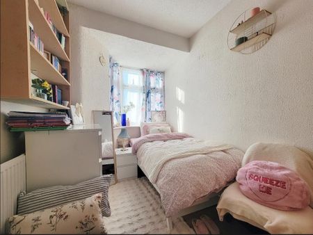 3 Bed End Terrace, Connaught Gardens, N13 - Photo 4