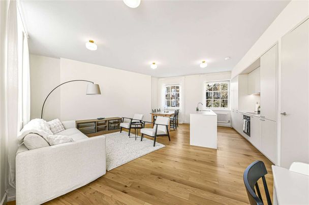 One bedroom apartment positioned on the second floor of a charming period building - Photo 1