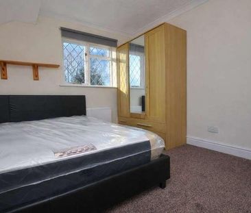 Fairborne Way, Guildford, Surrey, GU2 - Photo 4