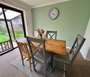 3 bedroom detached bungalow to rent - Photo 3