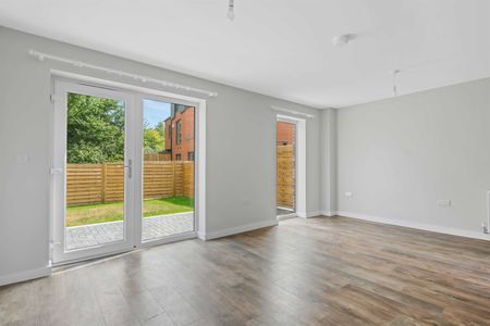 Firmin Way, Wilford NG11 - Photo 3