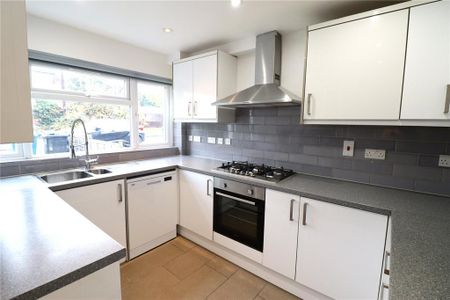 3 bedroom terraced house to rent - Photo 3