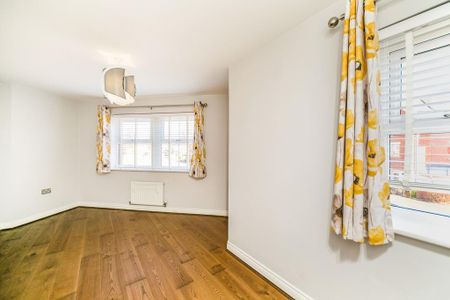 4 bedroom terraced house to rent - Photo 3