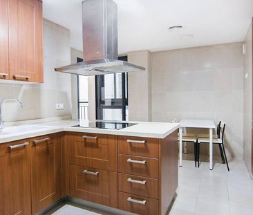 4 room luxury Flat for rent in Valencia - Photo 1