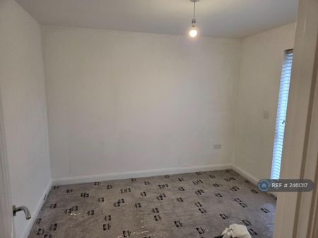 3 bedroom detached house to rent - Photo 2