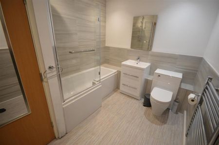 2 bedroom flat to rent - Photo 5