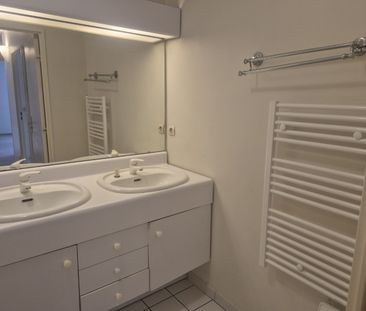 Location Appartement 3 pièces 66m² LILLE 59000 - Photo 6