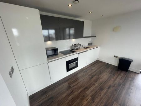 2 bedroom flat to rent - Photo 2
