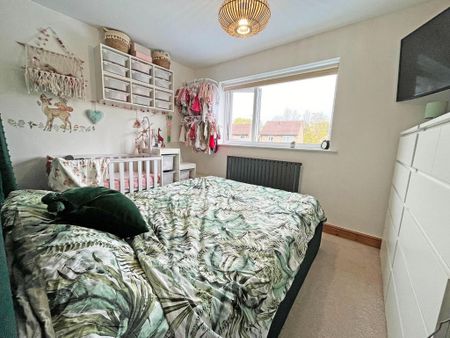 3 bedroom detached house to rent - Photo 3