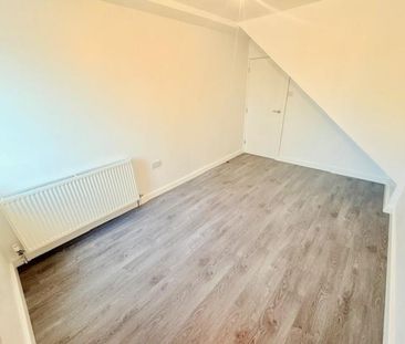 2 bedroom Flat To Let - Photo 6