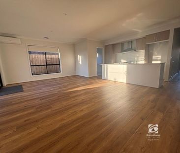 4 Mahogany Close, 3875, Lucknow Vic - Photo 4