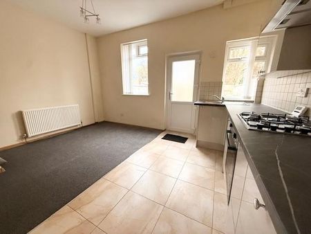2 bedroom terraced house to rent - Photo 4