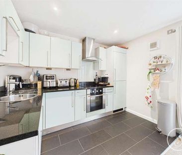 Centre Point, Regent Street Chapel Allerton, Leeds, LS7 - Photo 1