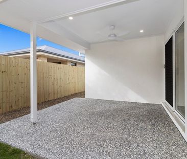 Modern, Stylish Home Perfect for Families - Photo 4