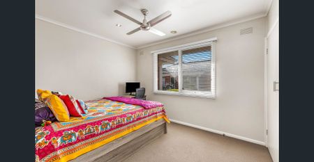 Two Bedroom Villa in Prime Location - Photo 3