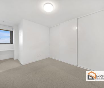 Modern apartment on the 17th floor with sweeping views of the city - Photo 5