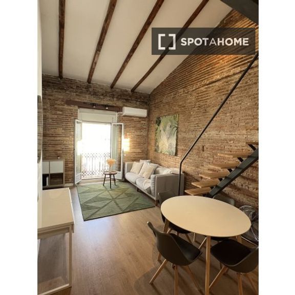 2 room luxury Flat for rent in Valencia, Spain - Photo 1