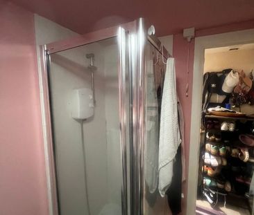 Room in a Shared House, Gorringe Park Ave, CR4 - Photo 5