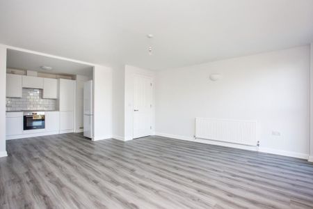 2 bedroom flat to rent - Photo 2