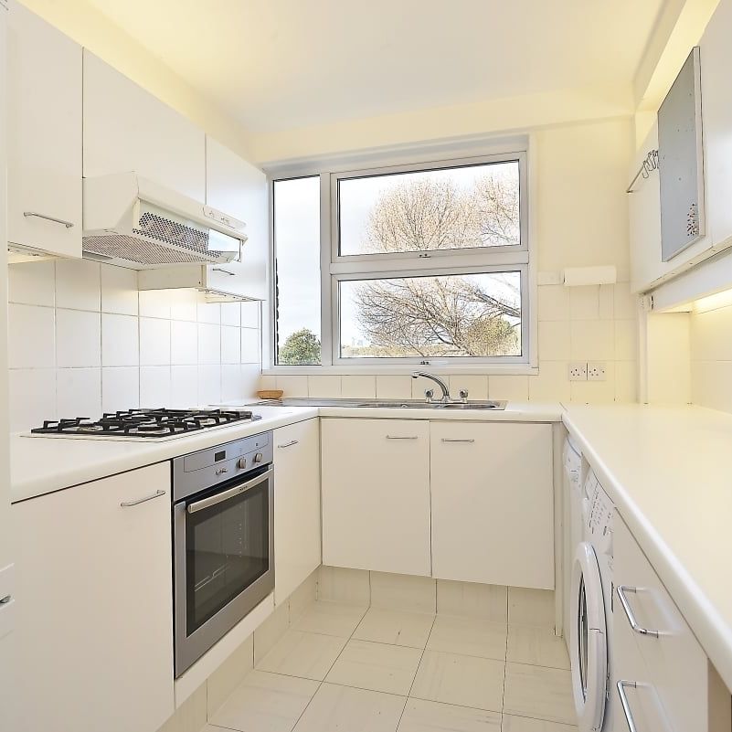 3 bedroom flat to rent - Photo 1