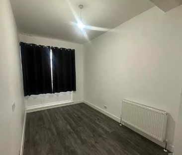 2 Bed Flat, Roman Road, E3 - Photo 1