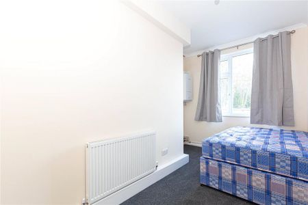 3 bedroom apartment to rent - Photo 4