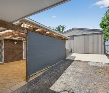 Open the door to coastal living - Photo 3