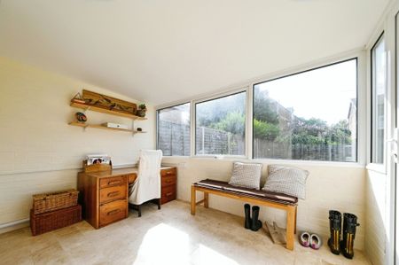 YORK AVENUE, Hunstanton - Photo 2