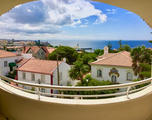 3-Bed Penthouse with Sea Views in Monte Estoril - Photo 1