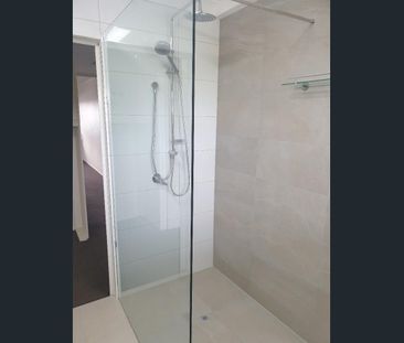 Great location, close to everything... - Photo 5