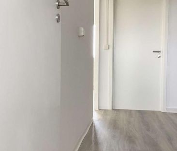 ** Singels aufgepasst ! Wir sanieren weiter, 2 Raum Wohnungen** - Foto 1