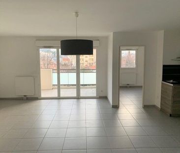 Appartement 3 pièces 70m2 MARSEILLE 10EME 992 euros - Photo 1