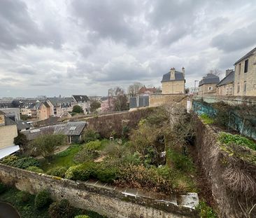 Caen, venelle de l'Orme appartement F1 meublé avec grand balcon - Photo 1
