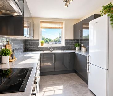 3 bedroom maisonette to rent - Photo 2